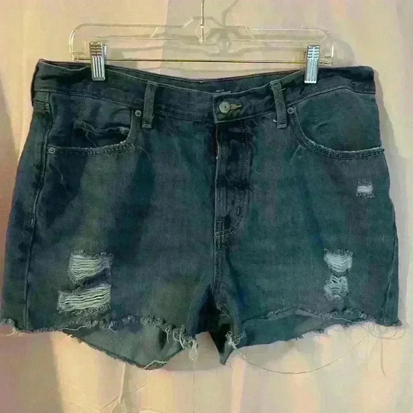 Old navy distressed denim shorts - Picture 1 of 2